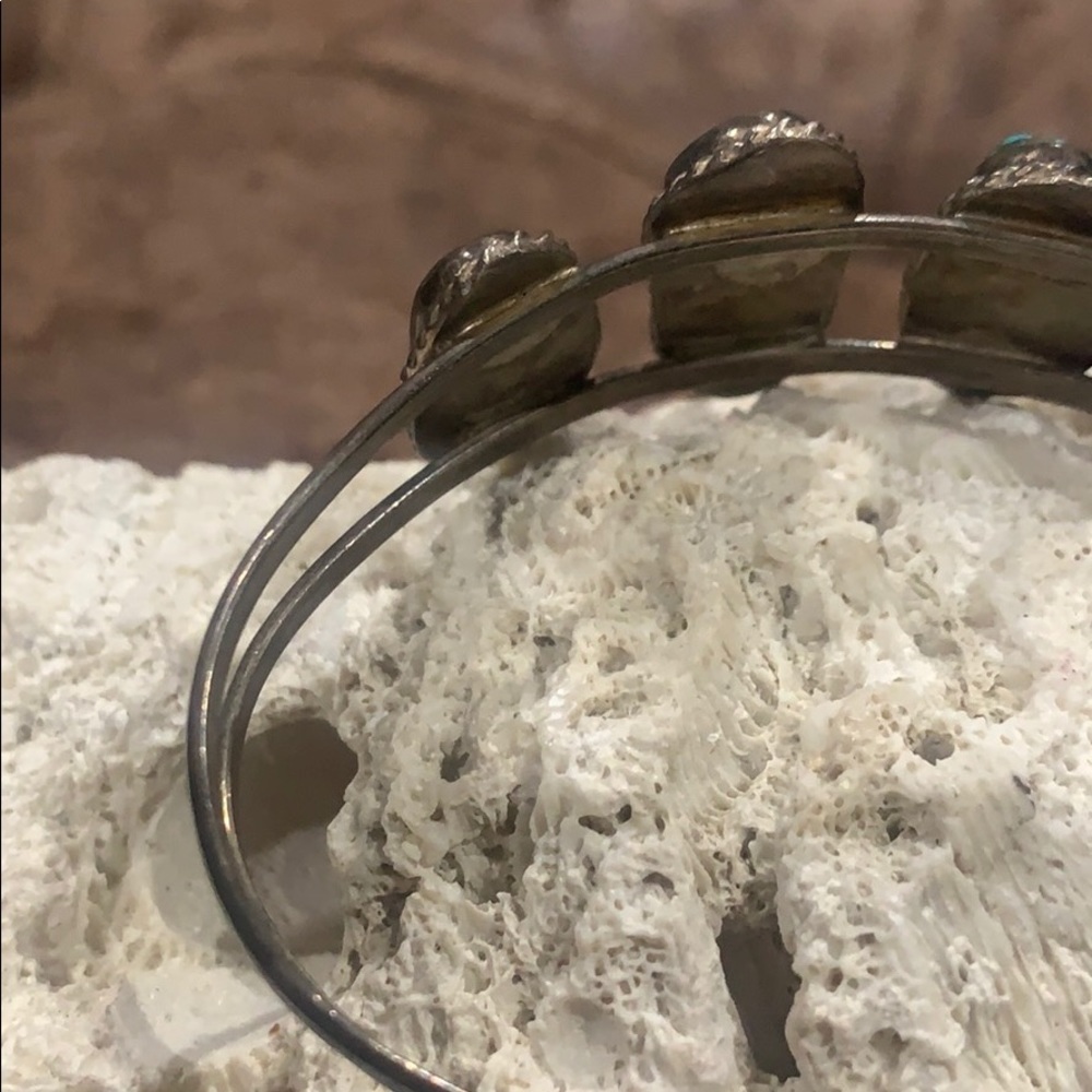 3 Stone bracelet - Picture 3 of 3